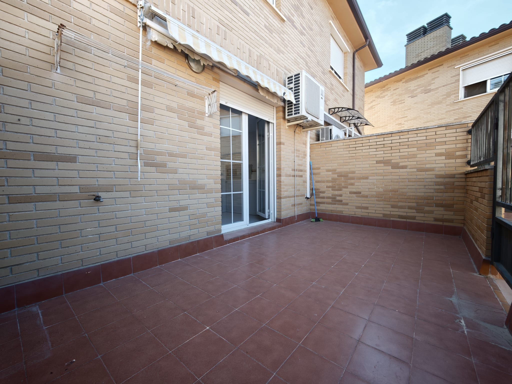 23 AVENIDA ZARAGOZA, 3 Habitaciones Habitaciones, 0 ,2 BañoBaño,Casa,En Venta,AVENIDA ZARAGOZA,0,1061 23 AVENIDA ZARAGOZA, 3 Habitaciones Habitaciones, 0 ,2 BañoBaño,Casa,En Venta,AVENIDA ZARAGOZA,0,1061