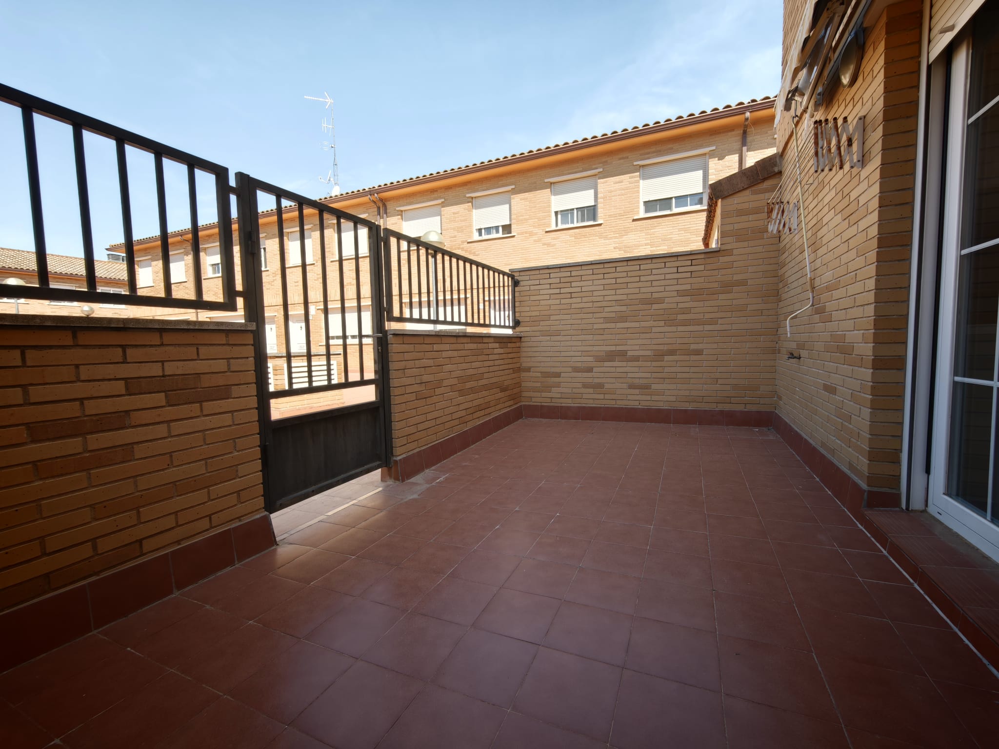 23 AVENIDA ZARAGOZA, 3 Habitaciones Habitaciones, 0 ,2 BañoBaño,Casa,En Venta,AVENIDA ZARAGOZA,0,1061 23 AVENIDA ZARAGOZA, 3 Habitaciones Habitaciones, 0 ,2 BañoBaño,Casa,En Venta,AVENIDA ZARAGOZA,0,1061